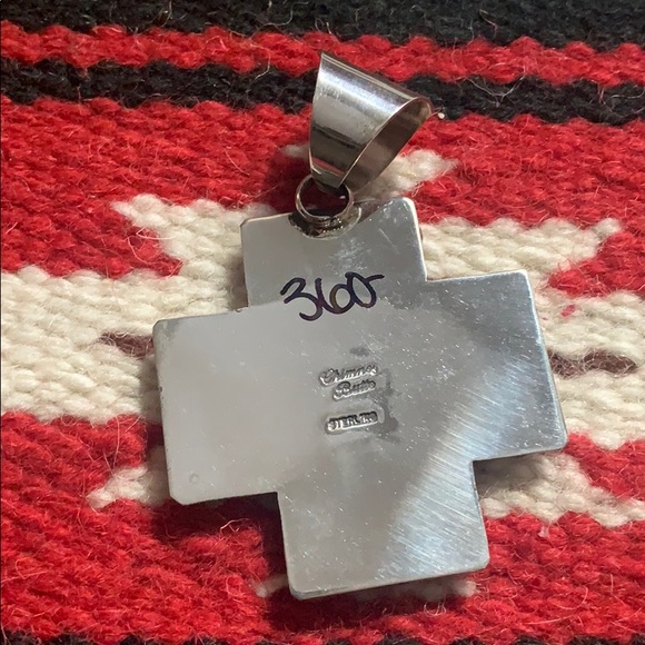 Gorgeous Chimney Butte Silver Cross Pendent - Picture 3 of 3